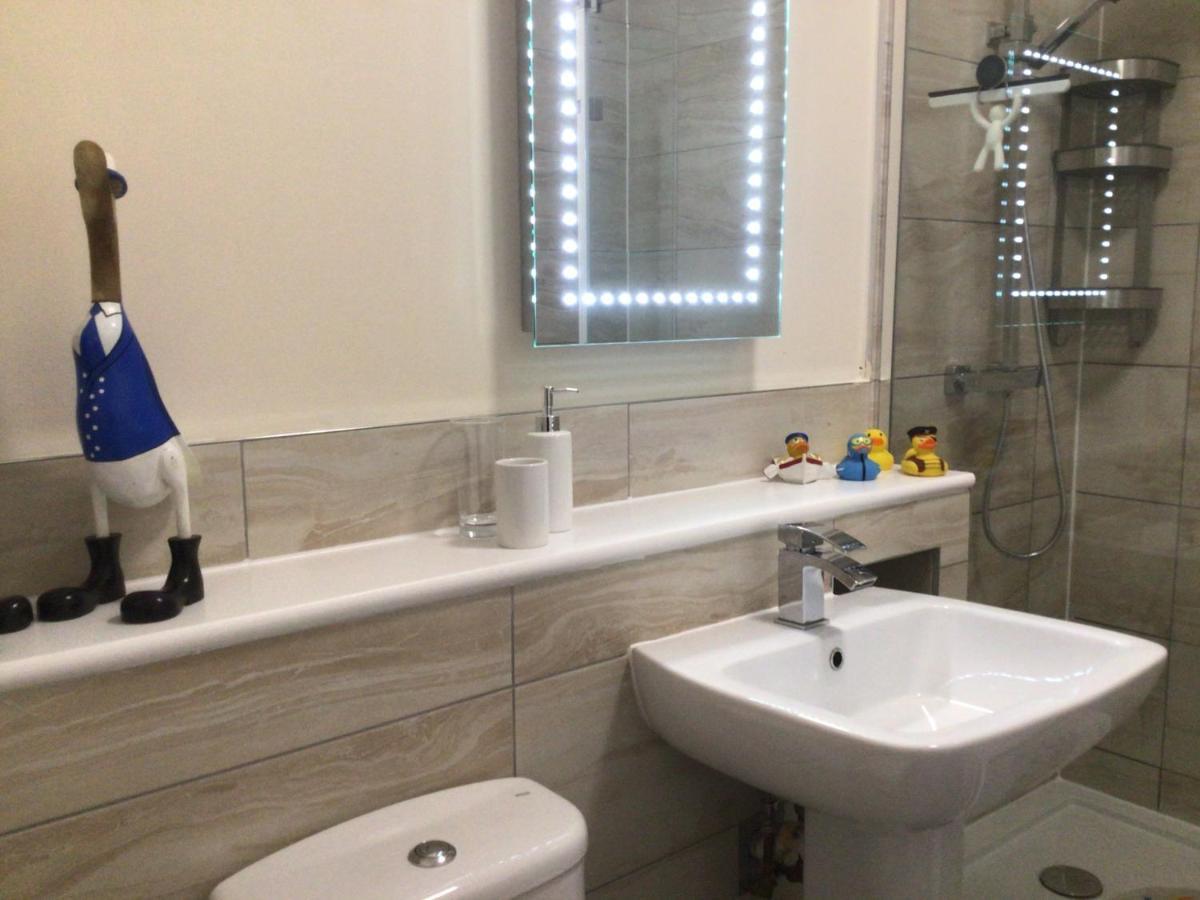 Rockmount Court Apartment บอร์นมัธ ภายนอก รูปภาพ