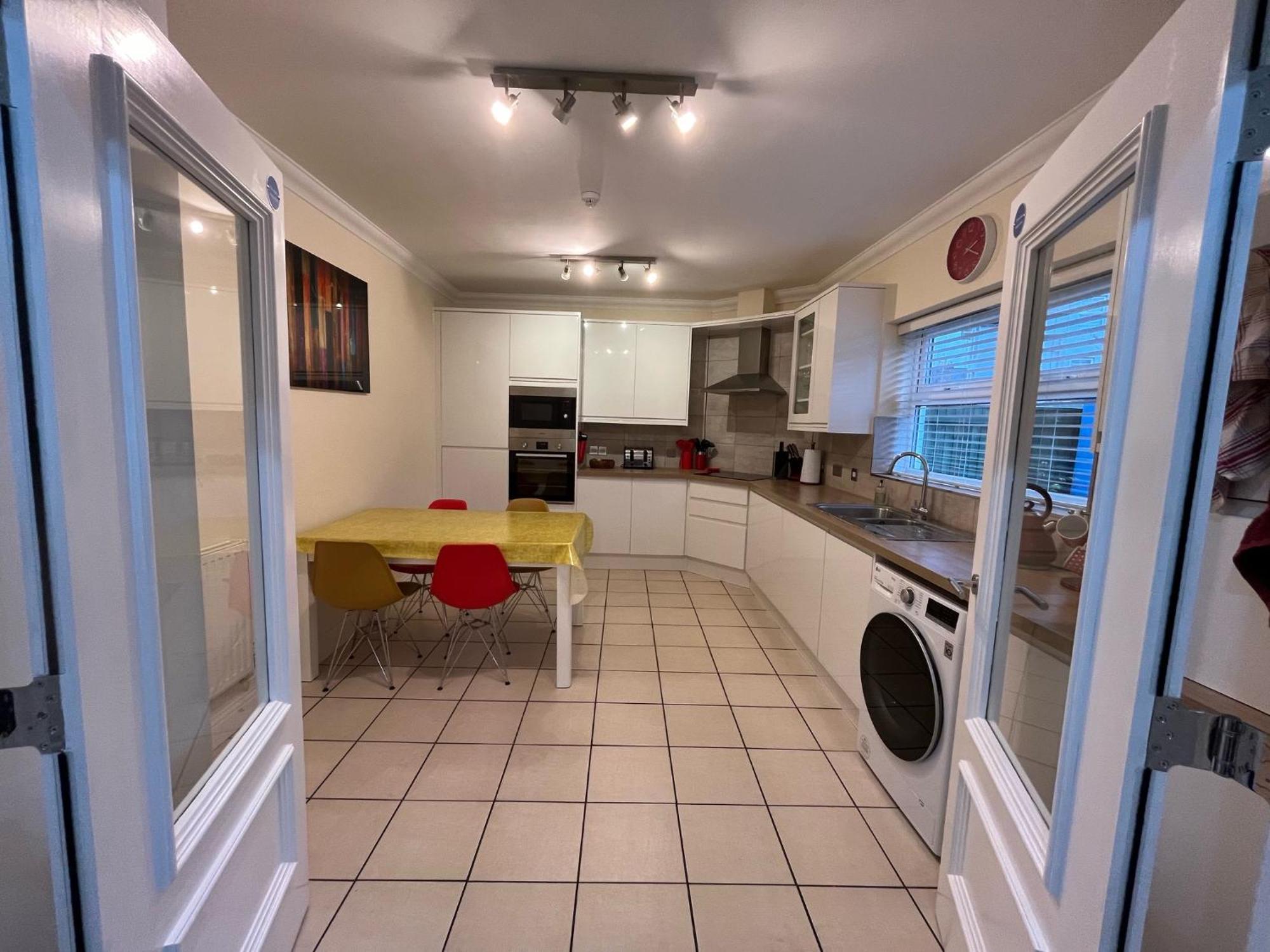 Rockmount Court Apartment บอร์นมัธ ภายนอก รูปภาพ