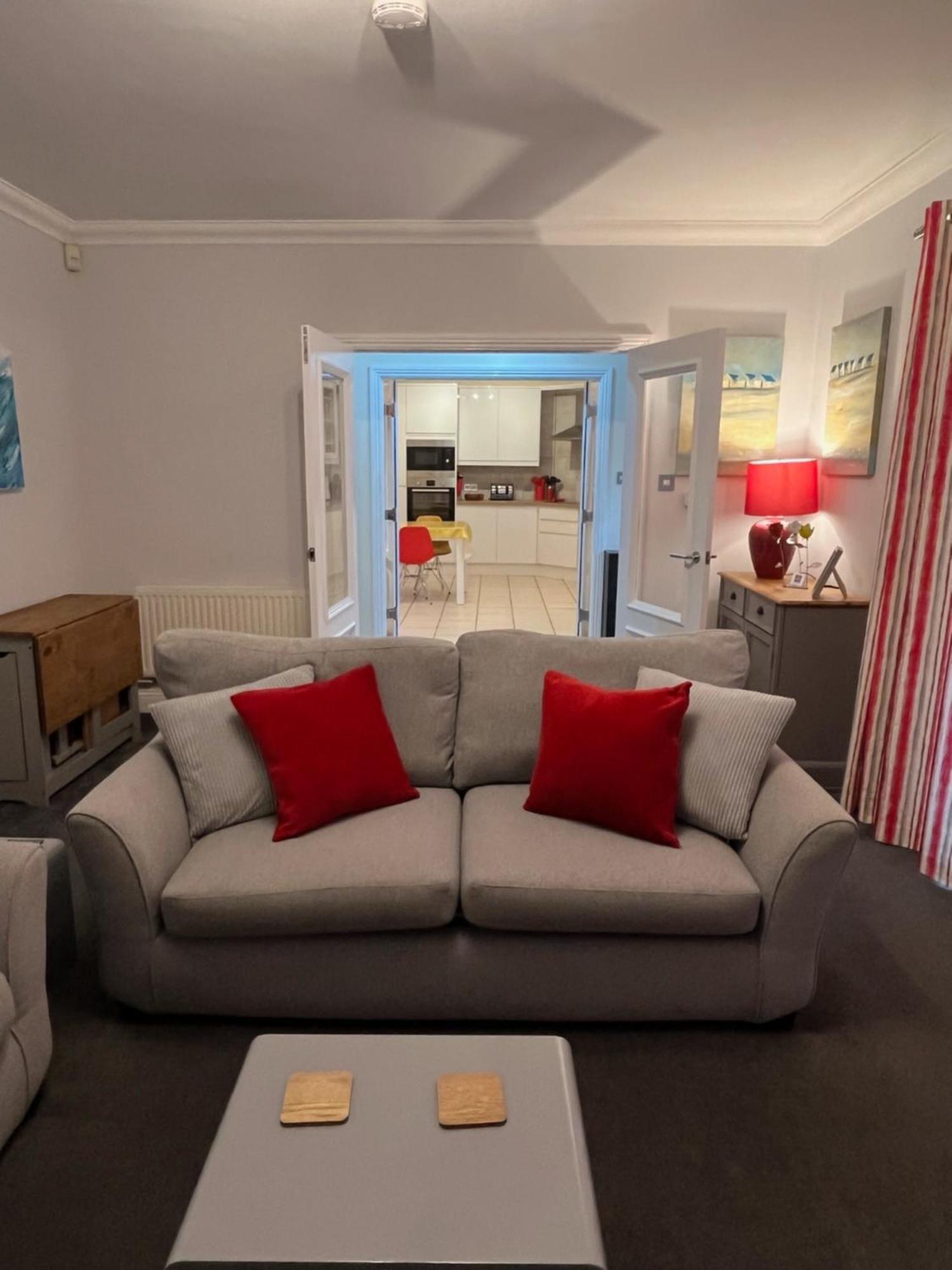Rockmount Court Apartment บอร์นมัธ ภายนอก รูปภาพ